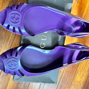 Gucci rubber peep toe sandal